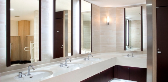 普段通りに排尿するだけで尿量や勢いを測定