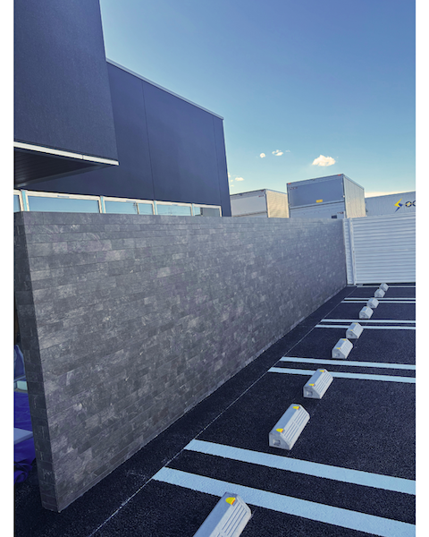 ウォールアートが完成しました。